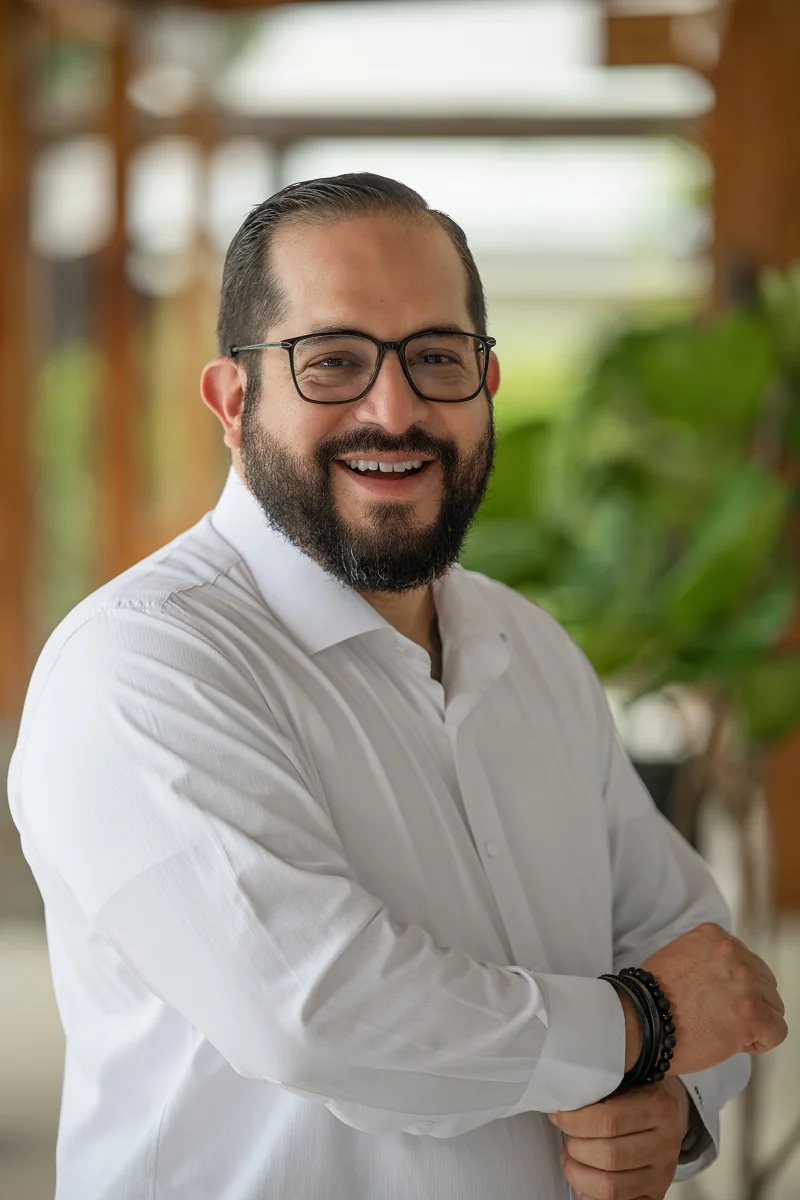 Retrato del Dr. Ronald Torres
